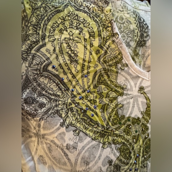 Gently used condition, lightweight bohemian style long sleeve hooded tee - Picture 12 of 17